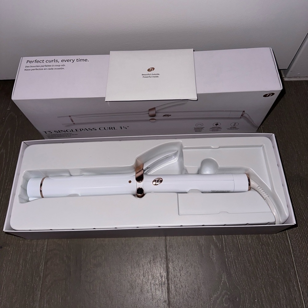 New in box T3 1.25” Singlpass Curler